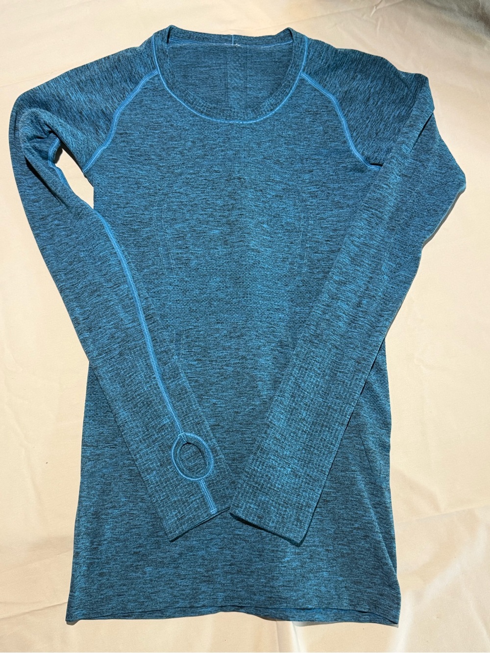 Lululemon Swiftly Tech Long-Sleeve Shirt 
Size 4